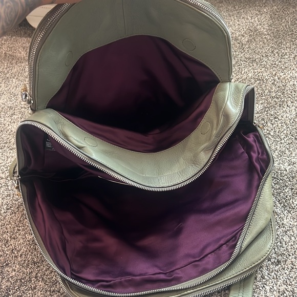 B makowsky green bag lots of compartments - Picture 4 of 7